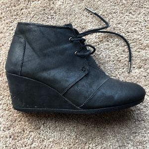 Toms black wedge booties
